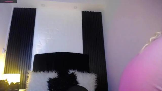 Image 8 of aittana_hs Stream on Chaturbate on 15 months ago