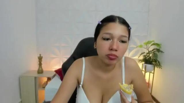 Image 11 of aixa_69_ Stream on Chaturbate on 19 months ago