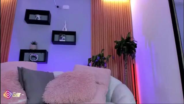 Image 2 of aixa_charless Stream on Chaturbate on 26 days ago