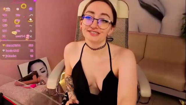 Image 2 of akaheby Stream on Chaturbate on 3 months ago