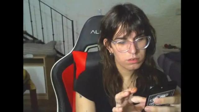 Image 3 of akamedolle Stream on Chaturbate on 16 months ago