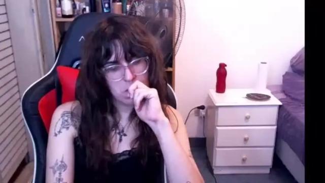 Image 10 of akamedolle Stream on Chaturbate on 15 months ago