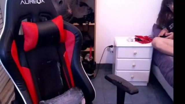 Image 12 of akamedolle Stream on Chaturbate on 15 months ago
