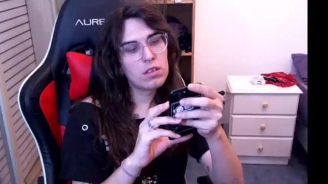 Image 3 of akamedolle Stream on Chaturbate on 15 months ago