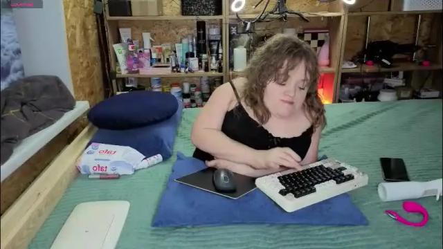 Image 12 of akindmodel Stream on Chaturbate on 28 days ago