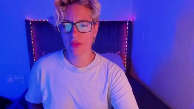 Image 2 of akiravanegas Stream on Chaturbate on 16 months ago