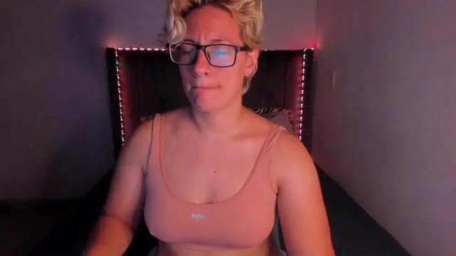 Image 4 of akiravanegas Stream on Chaturbate on 16 months ago