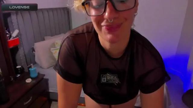 Image 2 of akiravanegas Stream on Chaturbate on 18 months ago