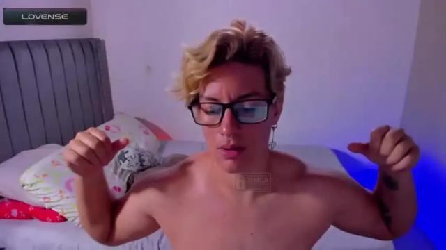 Image 7 of akiravanegas Stream on Chaturbate on 14 months ago