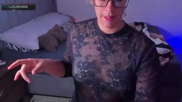 Image 3 of akiravanegas Stream on Chaturbate on 14 months ago