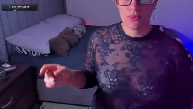 Image 4 of akiravanegas Stream on Chaturbate on 14 months ago