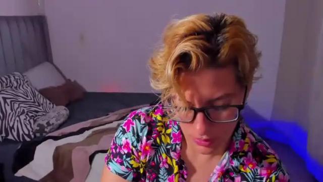 Image 4 of akiravanegas Stream on Chaturbate on 14 months ago