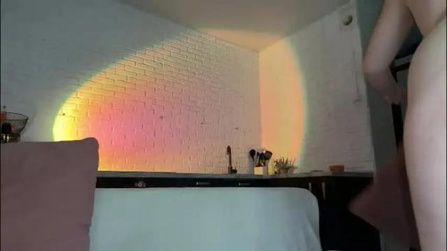 Image 4 of al1ce_fox Stream on Chaturbate on 5 months ago