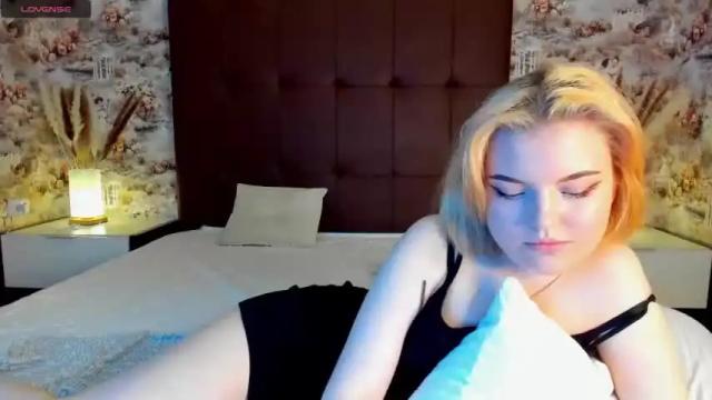 Image 7 of al1ce_shy Stream on Chaturbate on 19 months ago