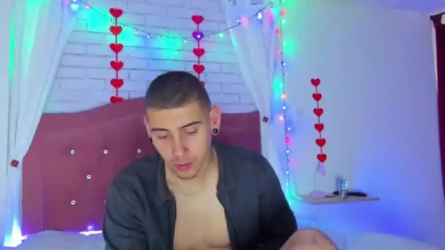 Image 12 of alahia_aron_ Stream on Chaturbate on 20 months ago