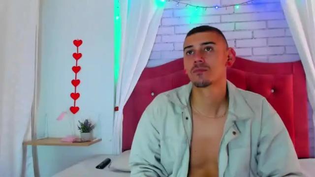 Image 7 of alahia_aron_ Stream on Chaturbate on 19 months ago