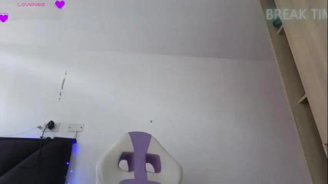 Image 11 of alahia_demon Stream on Chaturbate on 10 days ago