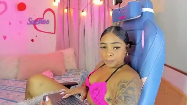 Image 10 of alahia_demver Stream on Chaturbate on 17 months ago