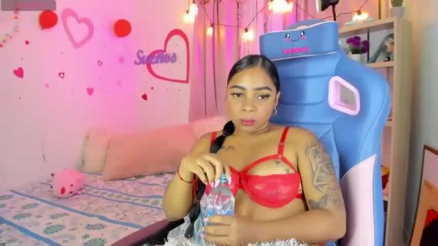 Image 4 of alahia_demver Stream on Chaturbate on 17 months ago