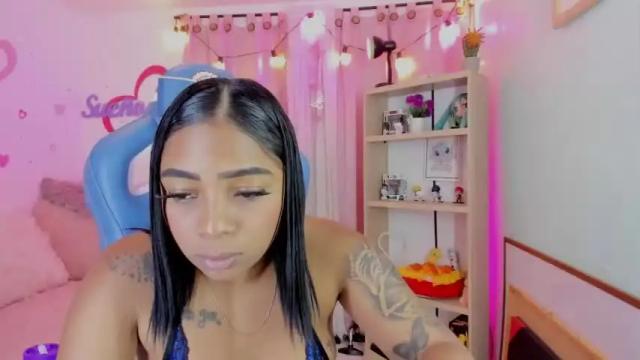 Image 10 of alahia_demver Stream on Chaturbate on 15 months ago