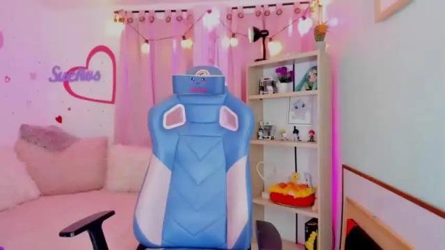 Image 12 of alahia_demver Stream on Chaturbate on 15 months ago