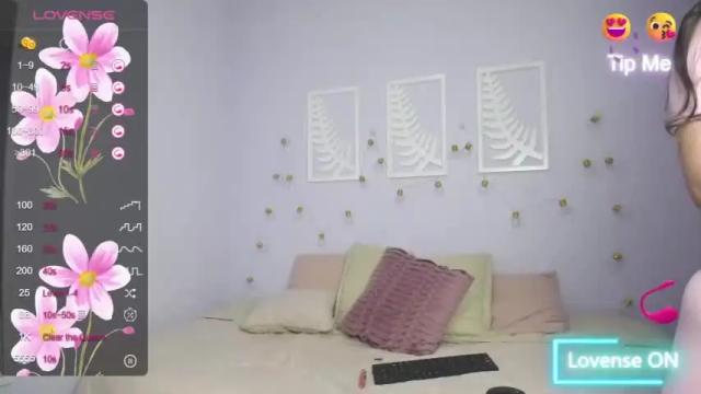 Image 8 of alaia__cox Stream on Chaturbate on 19 months ago
