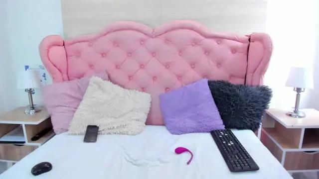 Image 3 of alaia_colway_ Stream on Chaturbate on 15 months ago