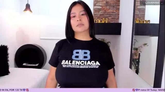 Image 4 of alaiasmile_ Stream on Chaturbate on 1 month ago
