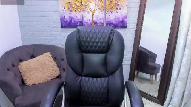 Image 4 of alaiasmile_ Stream on Chaturbate on 5 days ago