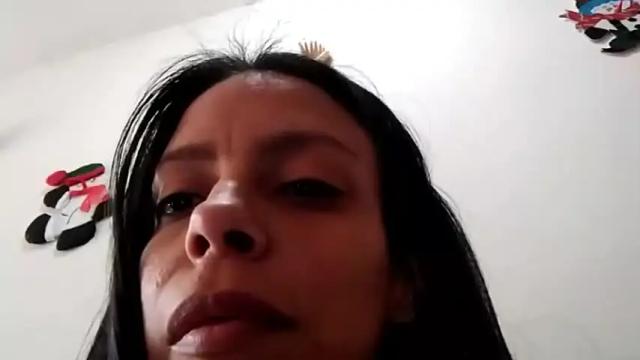 Image 4 of alaiawertheimer Stream on Chaturbate on 16 months ago