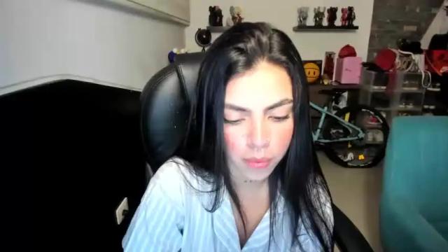 Image 10 of alana_fox18 Stream on Chaturbate on 13 months ago
