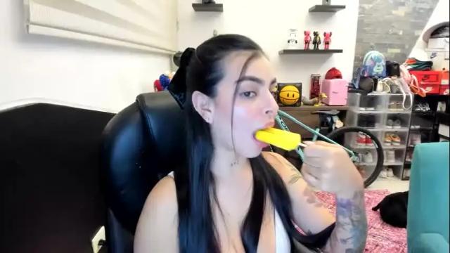 Thumbnail 3, alana_fox18's Stream at Chaturbate, 13 months ago