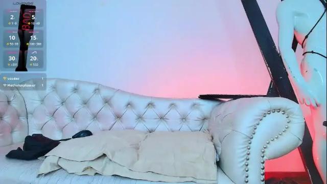 Image 12 of alana_jones__ Stream on Chaturbate on 1 month ago