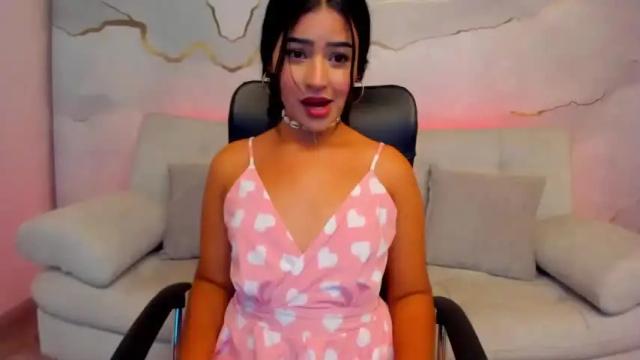Image 8 of alannahcolins Stream on Chaturbate on 19 months ago