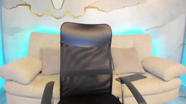 Image 7 of alannahcolins Stream on Chaturbate on 19 months ago