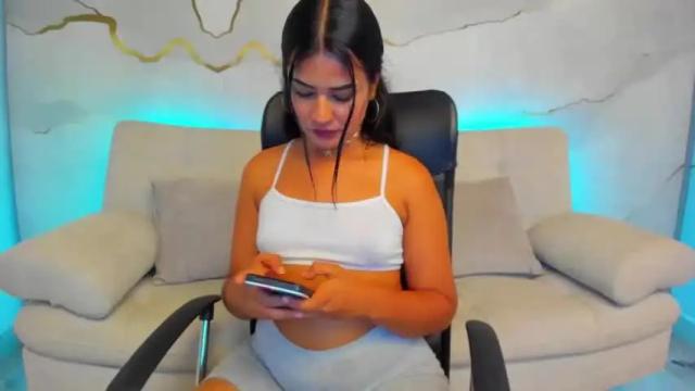 Image 8 of alannahcolins Stream on Chaturbate on 19 months ago