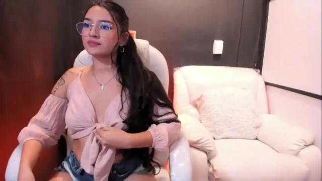 Image 11 of alannahill Stream on Chaturbate on 19 months ago