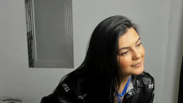 Image 12 of alayasmile Stream on Chaturbate on 17 months ago