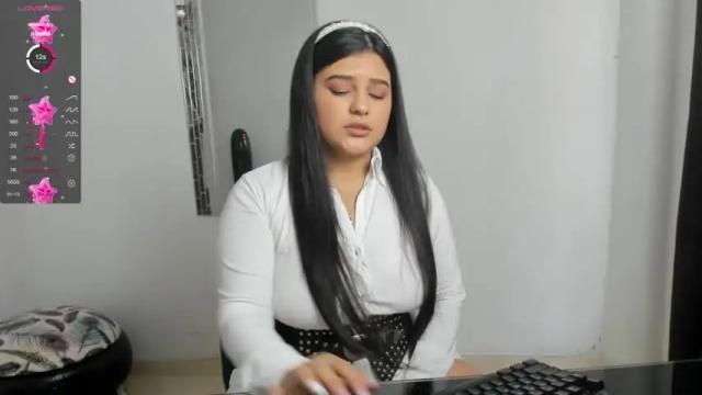 Image 7 of alayasmile Stream on Chaturbate on 14 months ago