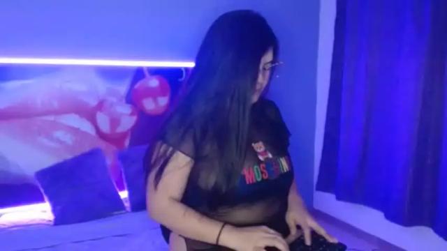 Image 3 of alayasmile Stream on Chaturbate on 12 months ago