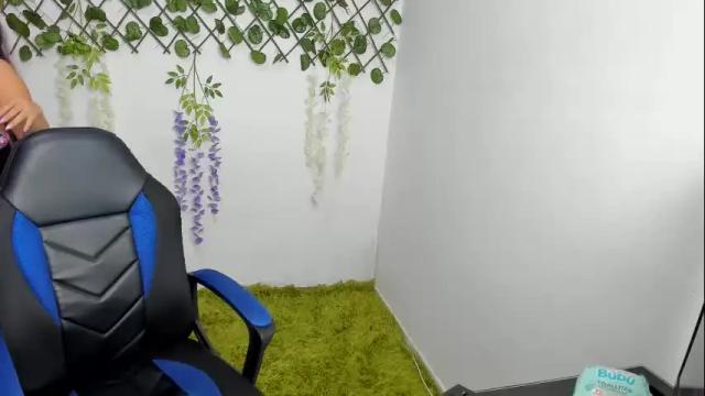 Image 3 of alayasmile Stream on Chaturbate on 1 month ago