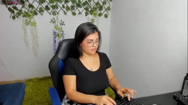 Image 8 of alayasmile Stream on Chaturbate on 1 month ago