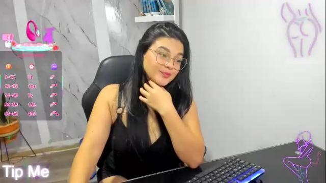 Image 3 of alayasmile Stream on Chaturbate on 1 month ago