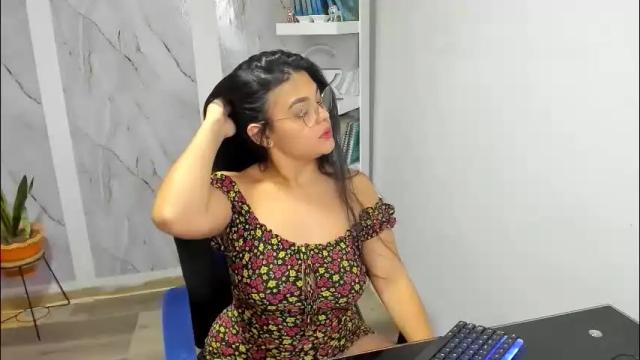 Image 6 of alayasmile Stream on Chaturbate on 1 month ago