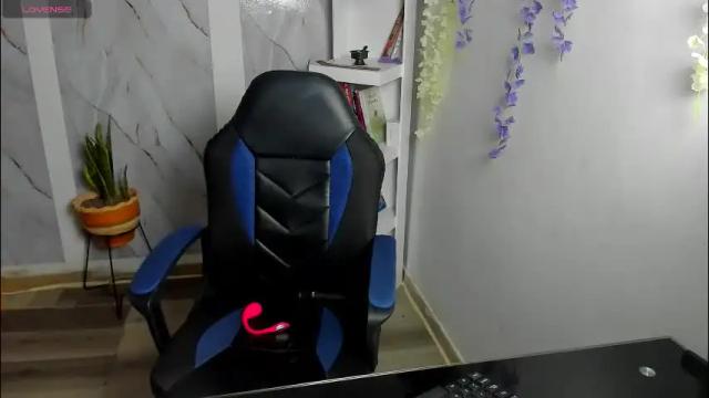 Image 3 of alayasmile Stream on Chaturbate on 23 days ago