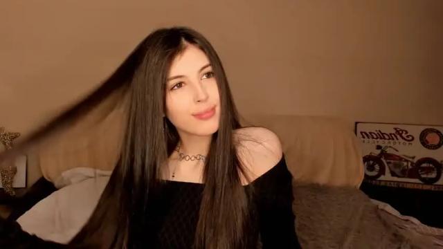 Image 10 of alaynaferrell Stream on Chaturbate on 17 months ago