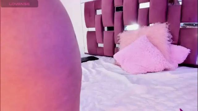Image 10 of alba_grey Stream on Chaturbate on 1 month ago