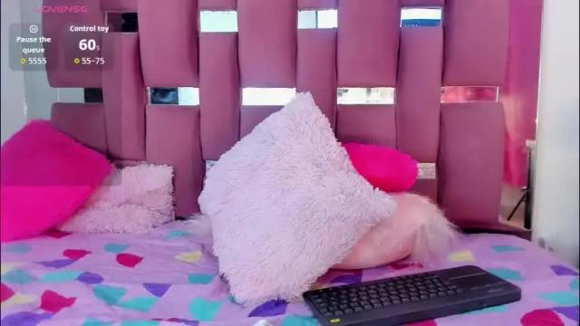 Image 8 of alba_grey Stream on Chaturbate on 19 days ago