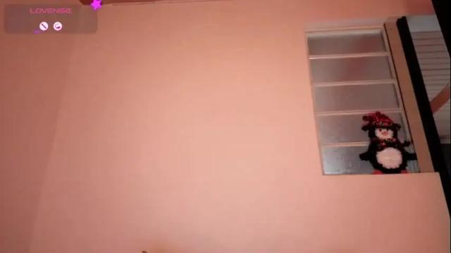 Image 4 of alba_toro535670 Stream on Chaturbate on 1 month ago
