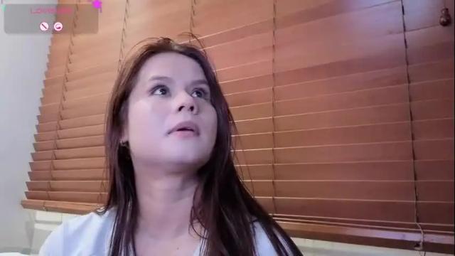 Image 3 of alba_toro535670 Stream on Chaturbate on 1 month ago